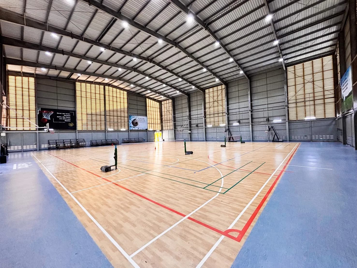 โรงยิมเนเซียมในร่ม