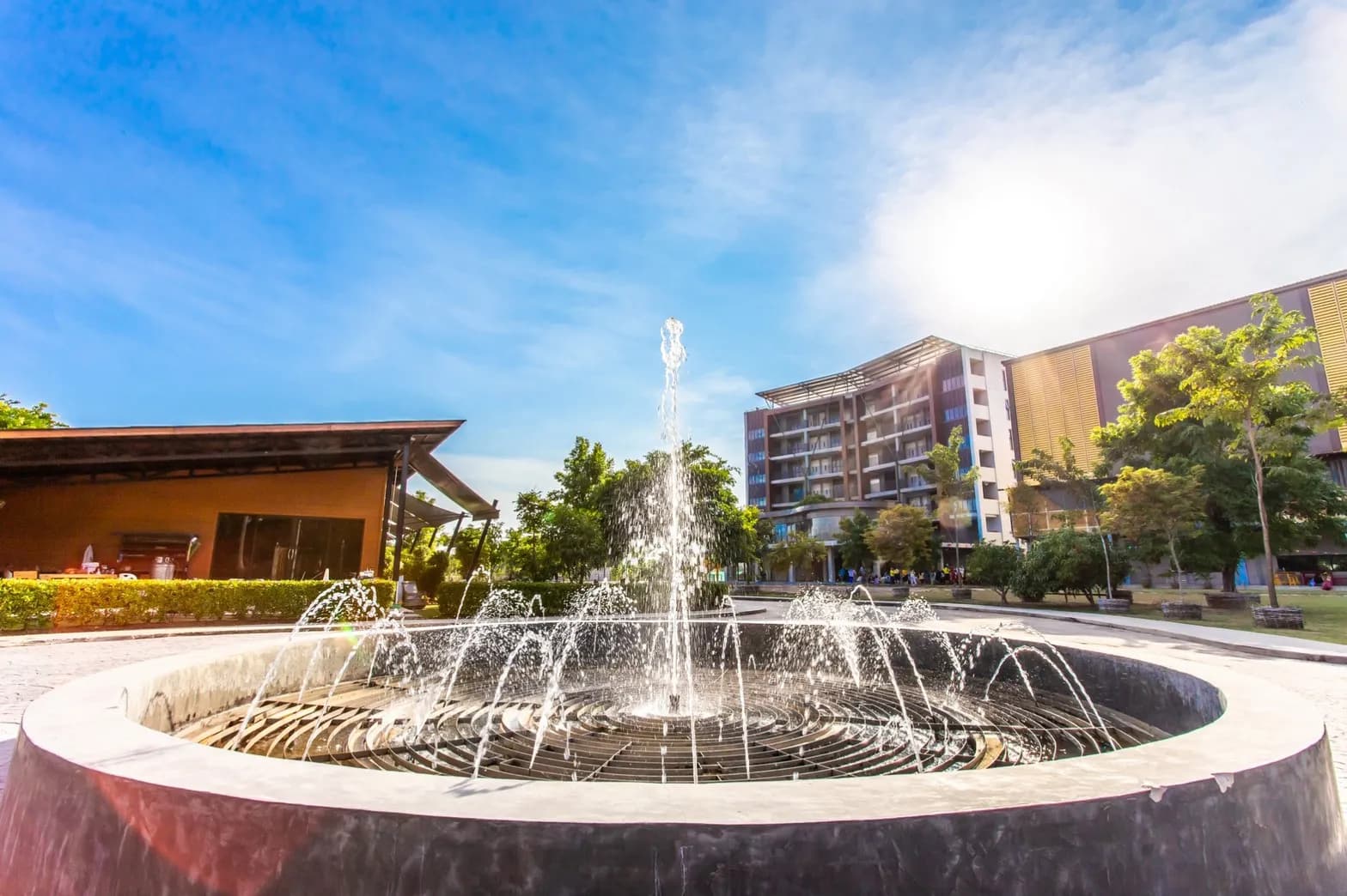 อาคารเรียนหลักของโรงเรียน