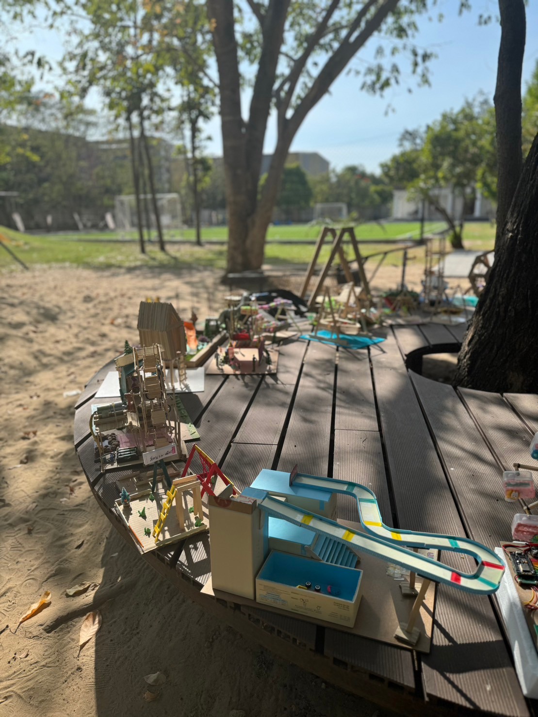 FAIR GROUND ทำเรื่องเล่น ๆ ให้เป็นเรื่องใหญ่